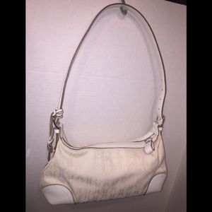 Fossil’s White Jacquard Shoulder Bag/ Leather Trim